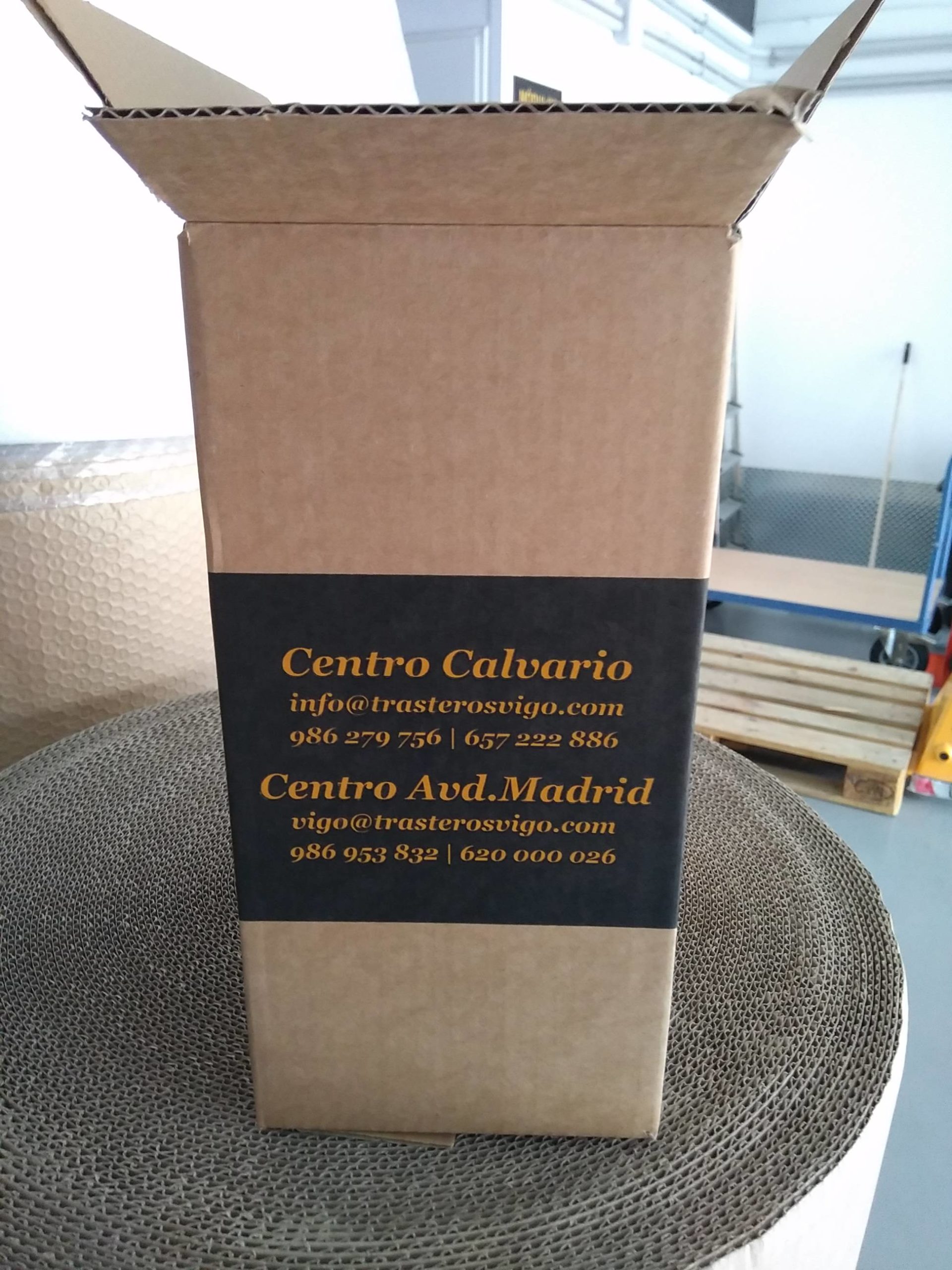 Caja para botellas TV